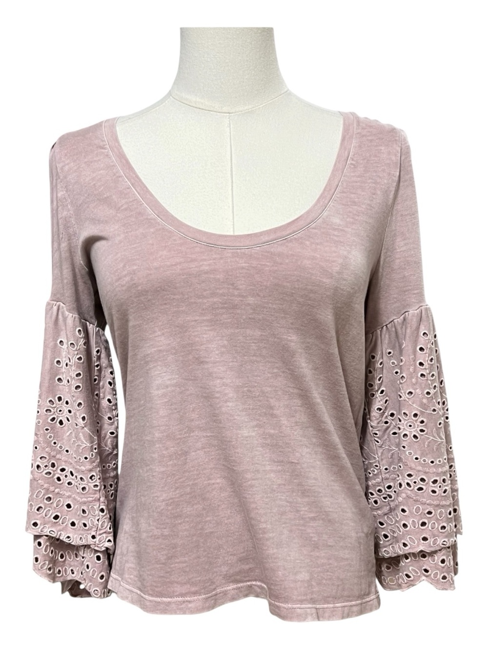 EUC American Eagle Soft & Sexy Mauve Eyelet Lace Bell Sleeve Top | XS